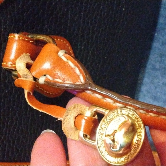 Brand new Dooney & Bourke bag - Picture 6 of 14